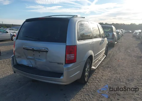 2010 Chrysler Town & Country Touring Plus from USA, damaged, VIN 2A4RR8D15AR405688
